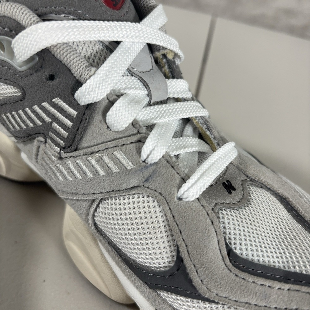 New Balance 9060 Rain Cloud Sneakers Boys 6.5 Gray Running Shoes GC9060GY - Picture 8 of 11